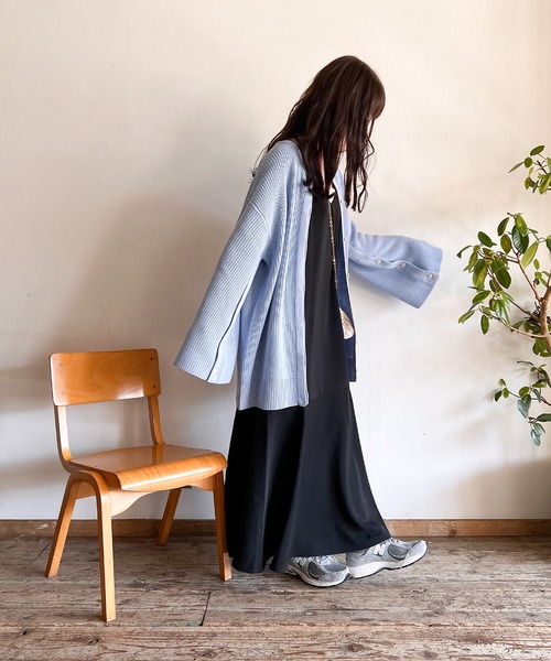 Mysa&Liina(ミーサリーナ)の「ニットカーディガン袖スリットワンピ(カーディガン/ボレロ・レディース・アイボリー/ブルー/オレンジ・M)」の7枚目の写真