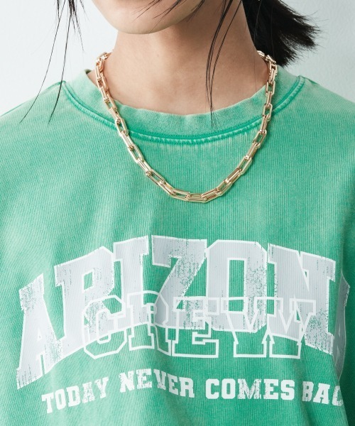 CHIC STYLE(シックスタイル)の「<大きいサイズ>綿100%リメイク風ロゴプリントピグメントTシャツ シックスタイル(Tシャツ/カットソー・レディース・グリーン/チャコール・L/LL/3L/4L/5L)」の4枚目の写真