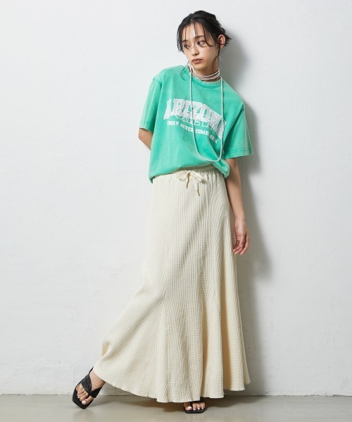CHIC STYLE(シックスタイル)の「<大きいサイズ>綿100%リメイク風ロゴプリントピグメントTシャツ シックスタイル(Tシャツ/カットソー・レディース・グリーン/チャコール・L/LL/3L/4L/5L)」の16枚目の写真