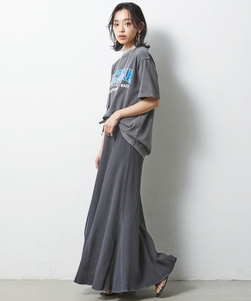 CHIC STYLE(シックスタイル)の「<大きいサイズ>綿100%リメイク風ロゴプリントピグメントTシャツ シックスタイル(Tシャツ/カットソー・レディース・グリーン/チャコール・L/LL/3L/4L/5L)」の9枚目の写真