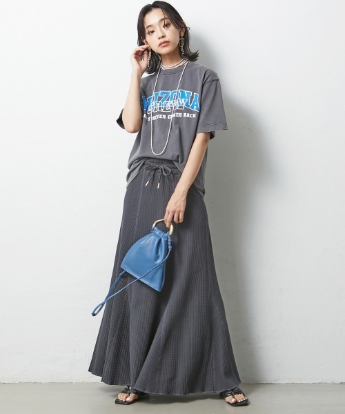 CHIC STYLE(シックスタイル)の「<大きいサイズ>綿100%リメイク風ロゴプリントピグメントTシャツ シックスタイル(Tシャツ/カットソー・レディース・グリーン/チャコール・L/LL/3L/4L/5L)」の18枚目の写真