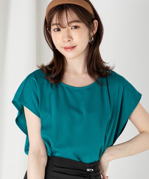 MILLION CARATS(ミリオンカラッツ)の「【ReBasic】リラクシーさときれい見えを両立するタッククルーネックカットソー(Tシャツ/カットソー・レディース・サックスブルー/ピンク/オフホワイト/ブラック/グリーン・MEDIUM/LARGE)」の4枚目の写真