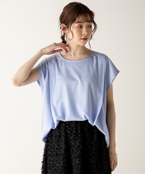 MILLION CARATS(ミリオンカラッツ)の「【ReBasic】リラクシーさときれい見えを両立するタッククルーネックカットソー(Tシャツ/カットソー・レディース・サックスブルー/ピンク/オフホワイト/ブラック/グリーン・MEDIUM/LARGE)」の16枚目の写真