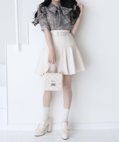 TITTY&CO.（ティティーアンドコー）の「フリルスリーブリボン半袖ブラウス（シャツ/ブラウス・レディース・ホワイト系その他/ブラック/ホワイト/ピンクベージュ/グレー・FREE）」の12枚目の写真