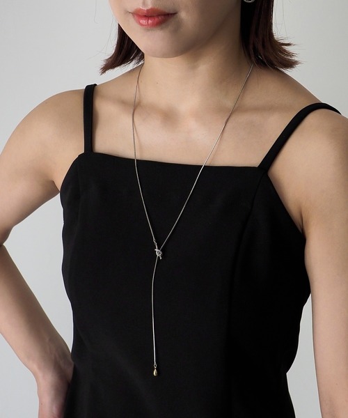 Riberry（リベリー）の「ドロップモチーフ/Y字　ロングネックレス（ネックレス・レディース・シルバー/ゴールド・FREE）」の4枚目の写真