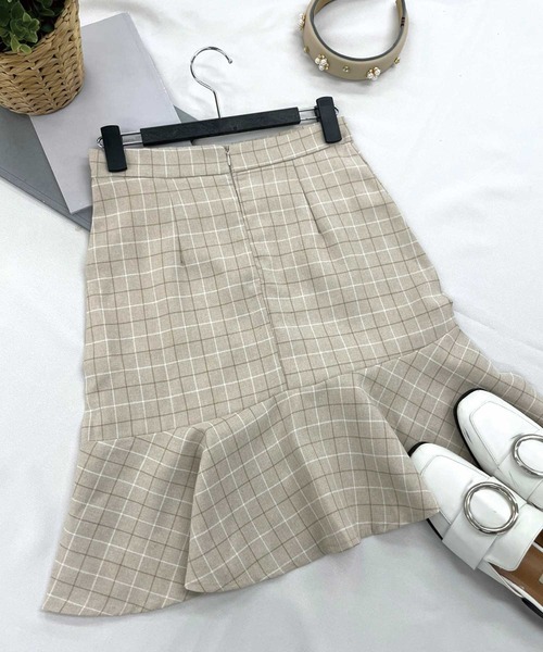 SPIGA（スピーガ）の「ｷﾞﾝｶﾞﾑﾌﾘﾙｲﾚｷﾞｭﾗｰSK（スカート・レディース・ベージュ・MEDIUM/SMALL）」の4枚目の写真