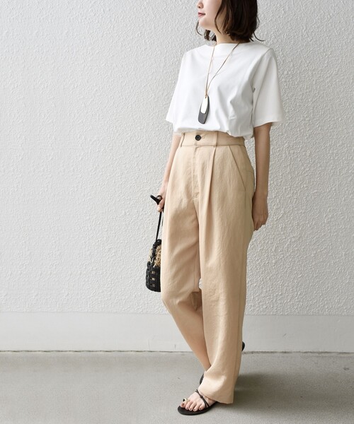 SHIPS(シップス)の「【WEB限定】〈ネックが選べる2サイズ展開〉オーガニックコットン バリエーションネック TEE(Tシャツ/カットソー・レディース・チャコールグレー/ブラック/オフホワイト/ホワイト系/ブラック系/グレー系/ワインレッド/エンジ/ネイビー/コバルトブルー・SMALL/MEDIUM)」の18枚目の写真