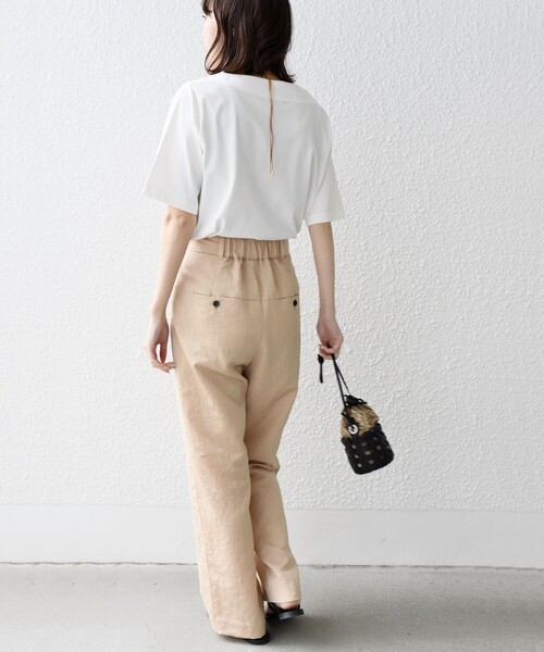 SHIPS(シップス)の「【WEB限定】〈ネックが選べる2サイズ展開〉オーガニックコットン バリエーションネック TEE(Tシャツ/カットソー・レディース・チャコールグレー/ブラック/オフホワイト/ホワイト系/ブラック系/グレー系/ワインレッド/エンジ/ネイビー/コバルトブルー・SMALL/MEDIUM)」の19枚目の写真