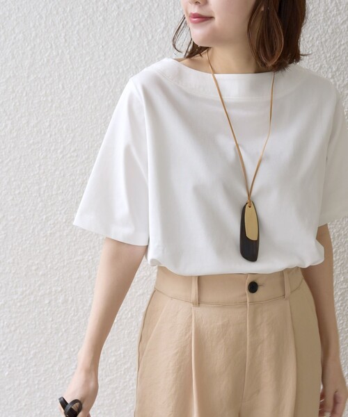 SHIPS(シップス)の「【WEB限定】〈ネックが選べる2サイズ展開〉オーガニックコットン バリエーションネック TEE(Tシャツ/カットソー・レディース・チャコールグレー/ブラック/オフホワイト/ホワイト系/ブラック系/グレー系/ワインレッド/エンジ/ネイビー/コバルトブルー・SMALL/MEDIUM)」の21枚目の写真