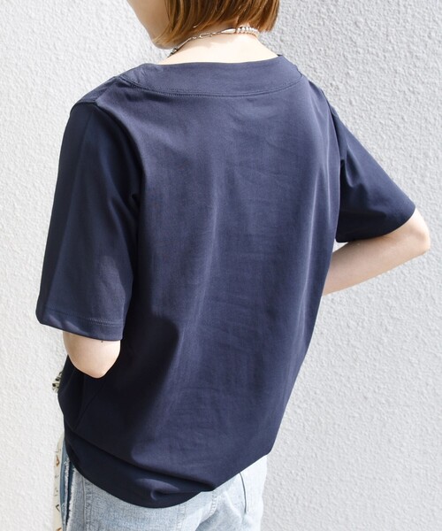 SHIPS(シップス)の「【WEB限定】〈ネックが選べる2サイズ展開〉オーガニックコットン バリエーションネック TEE(Tシャツ/カットソー・レディース・チャコールグレー/ブラック/オフホワイト/ホワイト系/ブラック系/グレー系/ワインレッド/エンジ/ネイビー/コバルトブルー・SMALL/MEDIUM)」の20枚目の写真