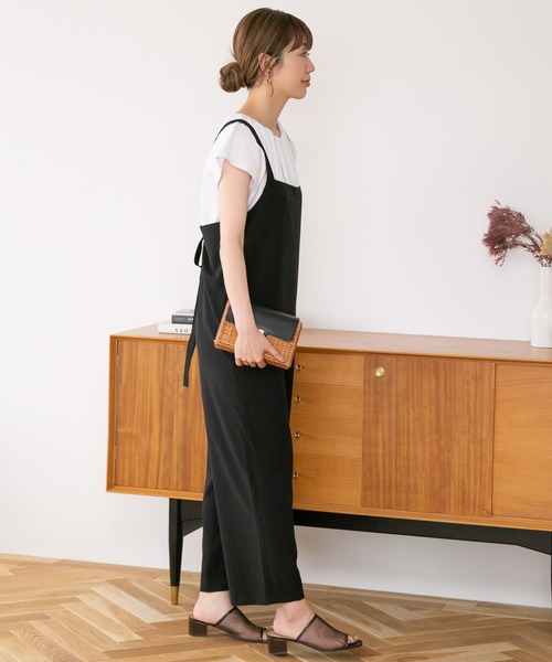 URBAN RESEARCH Sonny Label(アーバンリサーチサニーレーベル)の「バックリボンサロペット(サロペット/オーバーオール・レディース・ブラック/ベージュ系その他・FREE)」の8枚目の写真