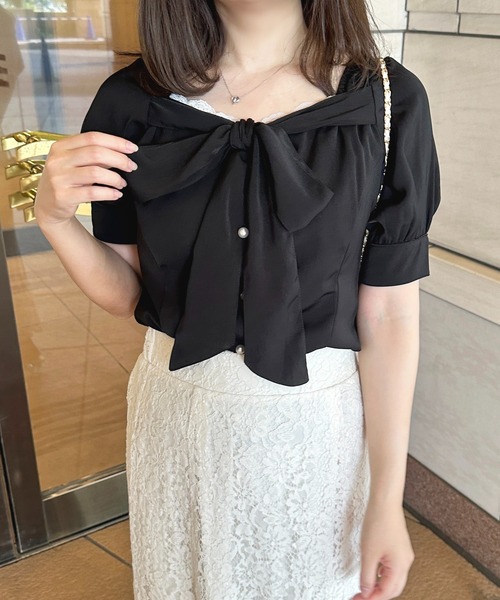 apres jour(アプレジュール)の「スクエアネックリボンブラウス【ZOZOTOWN限定アイテム】(シャツ/ブラウス・レディース・ブラック/オフホワイト/ブルー・X-LARGE/フリー)」の5枚目の写真
