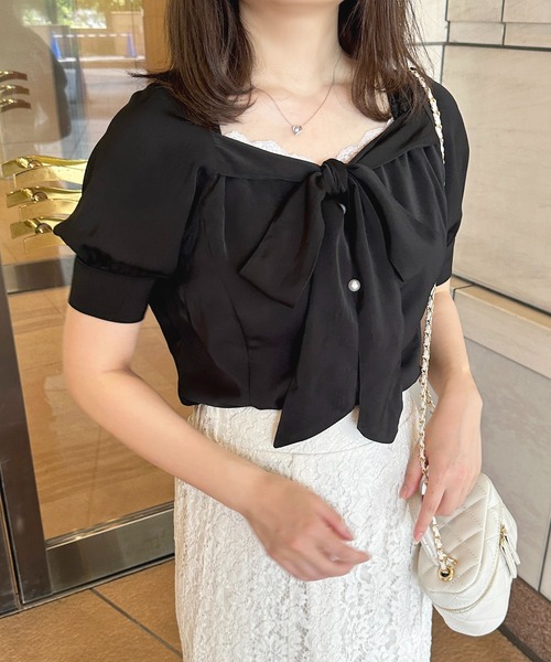 apres jour(アプレジュール)の「スクエアネックリボンブラウス【ZOZOTOWN限定アイテム】(シャツ/ブラウス・レディース・ブラック/オフホワイト/ブルー・X-LARGE/フリー)」の12枚目の写真