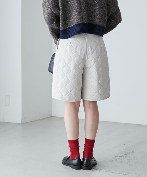 BONLECILL(ボンルシール)の「キルティング ワンタックショートパンツ(その他パンツ・レディース・カーキ/ブラック/ベージュ/アイボリー・L/M)」の8枚目の写真