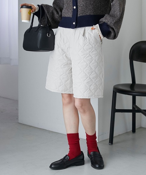 BONLECILL(ボンルシール)の「キルティング ワンタックショートパンツ(その他パンツ・レディース・カーキ/ブラック/ベージュ/アイボリー・L/M)」の13枚目の写真