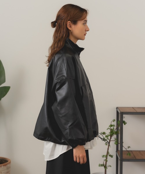 ROOPTOKYO(ループトウキョウ)の「Stand collar Leather blouson / スタンドカラー フェイクレザーブルゾン バルーンスリーブ(ブルゾン・レディース・アイボリー/ブラック・FREE)」の9枚目の写真