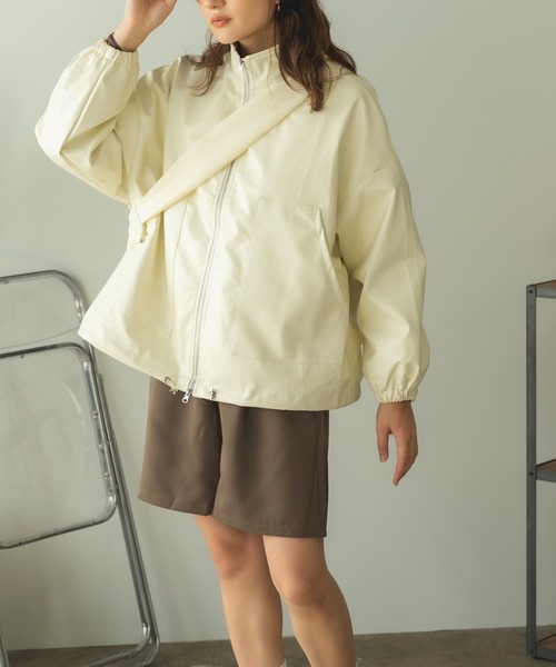 ROOPTOKYO(ループトウキョウ)の「Stand collar Leather blouson / スタンドカラー フェイクレザーブルゾン バルーンスリーブ(ブルゾン・レディース・アイボリー/ブラック・FREE)」の14枚目の写真