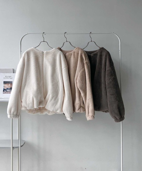 AS KNOW AS plus（アズノゥアズプラス）の「☆フェイクファーノーカラーブルゾン（ブルゾン・レディース・アイボリー/グレイッシュベージュ/サックスブルー/モカ/ブラック・FREE）」の21枚目の写真