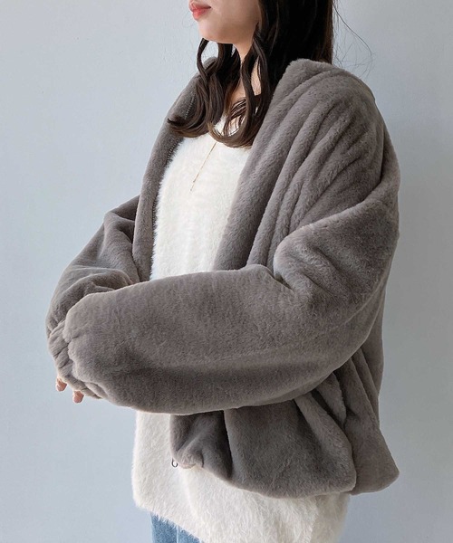 AS KNOW AS plus（アズノゥアズプラス）の「☆フェイクファーノーカラーブルゾン（ブルゾン・レディース・アイボリー/グレイッシュベージュ/サックスブルー/モカ/ブラック・FREE）」の9枚目の写真