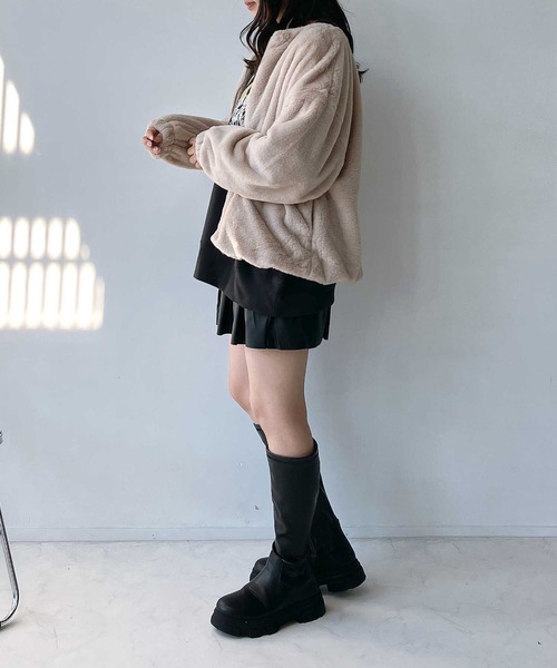 AS KNOW AS plus（アズノゥアズプラス）の「☆フェイクファーノーカラーブルゾン（ブルゾン・レディース・アイボリー/グレイッシュベージュ/サックスブルー/モカ/ブラック・FREE）」の18枚目の写真