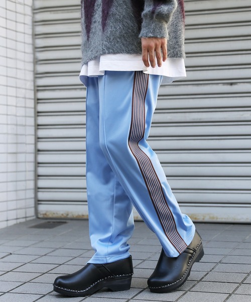 【SUKALA】ライントラックパンツ Mサイズ　新品、未開封 ロゴ刺しゅうライントラックパンツ - ベルーナ【公式】