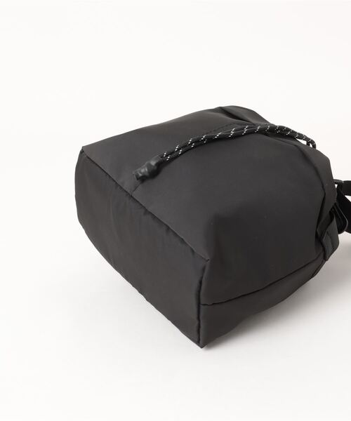 DEVICE(デバイス)の「《新色追加》【@___mika___livingコラボ】カラビナ付き パラコード巾着 ナイロンショルダーバッグ(ショルダーバッグ・レディース・ブラック/ブラック系その他/ライトグレー・FREE)」の13枚目の写真