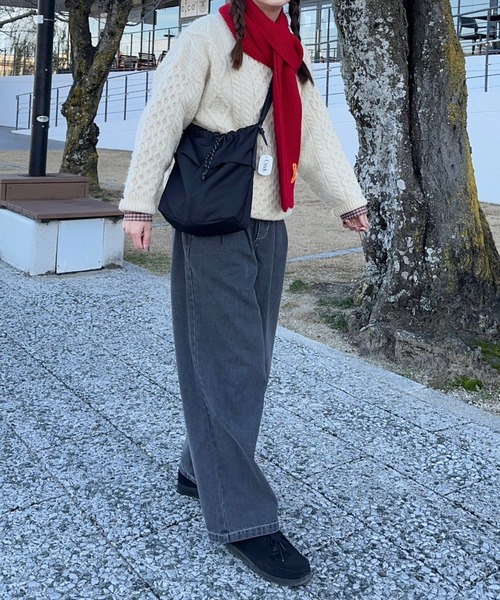 DEVICE(デバイス)の「《新色追加》【@___mika___livingコラボ】カラビナ付き パラコード巾着 ナイロンショルダーバッグ(ショルダーバッグ・レディース・ブラック/ブラック系その他/ライトグレー・FREE)」の9枚目の写真