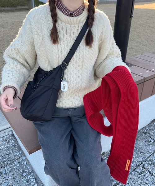 DEVICE(デバイス)の「《新色追加》【@___mika___livingコラボ】カラビナ付き パラコード巾着 ナイロンショルダーバッグ(ショルダーバッグ・レディース・ブラック/ブラック系その他/ライトグレー・FREE)」の12枚目の写真