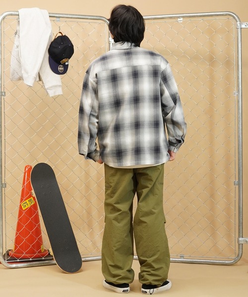 THRASHER（スラッシャー）の「【ムラサキスポーツ別注】THRASHER/スラッシャー 長袖シャツ ボックスシルエット オンブレチェック THM-24ASLSS01（シャツ/ブラウス・メンズ・ブラック系その他/グレー系その他・XL/M/L）」の17枚目の写真