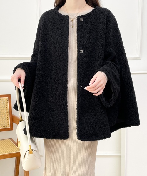 emi+（エミプラス）の「オーバーサイズボアドルマンポンチョコート（ポンチョ・レディース・ブラック/ベージュ/モカ・L/M）」の20枚目の写真