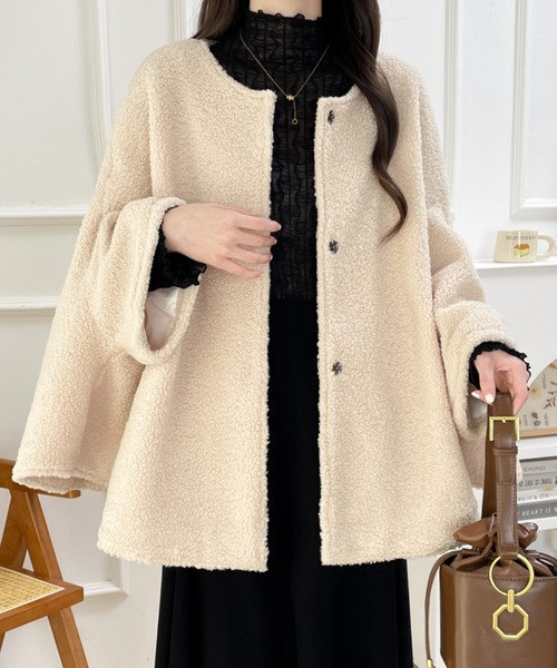 emi+（エミプラス）の「オーバーサイズボアドルマンポンチョコート（ポンチョ・レディース・ブラック/ベージュ/モカ・L/M）」の16枚目の写真