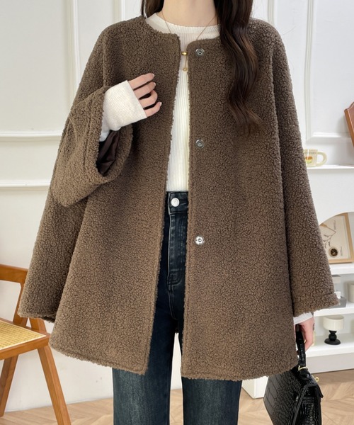 emi+（エミプラス）の「オーバーサイズボアドルマンポンチョコート（ポンチョ・レディース・ブラック/ベージュ/モカ・L/M）」の22枚目の写真