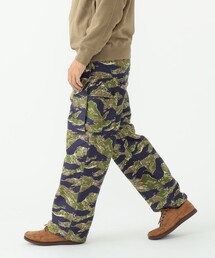 BEAMS PLUS タイガーカモ ジャカード ミリタリー 6ポケット パンツ BEAMS PLUS（ビームスプラス）の「タイガーカモ ジャカード