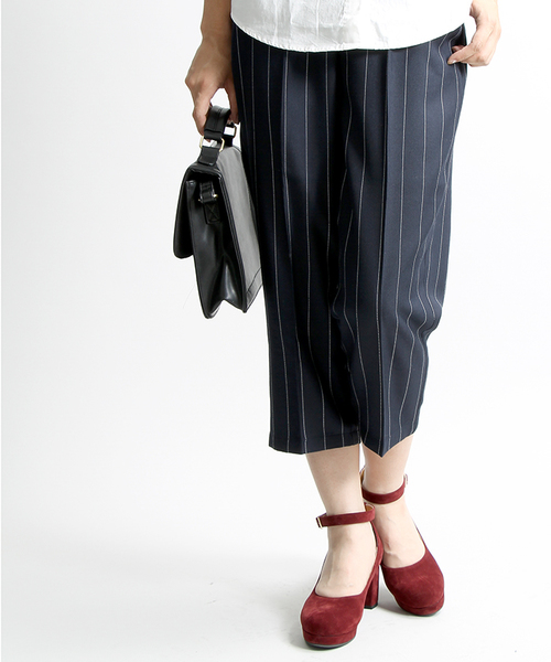 WEGO（ウィゴー）の「WEGO/センタープレスクロップドパンツ（その他パンツ・レディース・ブルー系その他/ホワイト系その他/グレー/ブラック・FREE）」の4枚目の写真