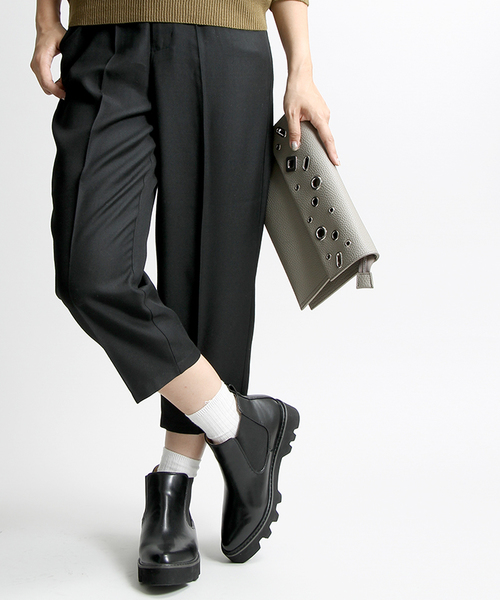 WEGO（ウィゴー）の「WEGO/センタープレスクロップドパンツ（その他パンツ・レディース・ブルー系その他/ホワイト系その他/グレー/ブラック・FREE）」の2枚目の写真