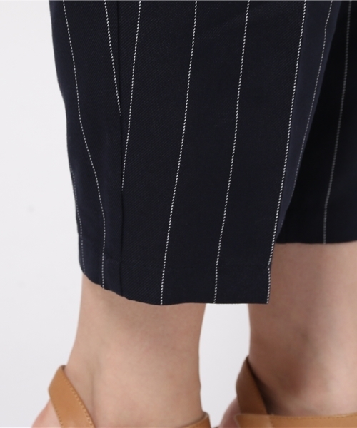 WEGO（ウィゴー）の「WEGO/センタープレスクロップドパンツ（その他パンツ・レディース・ブルー系その他/ホワイト系その他/グレー/ブラック・FREE）」の7枚目の写真