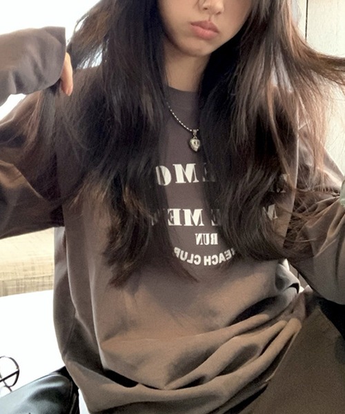 aimoha(アイモハ)の「ロゴプリント ルーズロングTシャツ(Tシャツ/カットソー・レディース・ダークグレー/ホワイト・FREE)」の17枚目の写真