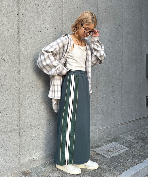CIAOPANIC(チャオパニック)の「ナイロン切替トラックIラインスカート(スカート・レディース・オフホワイト/ネイビー/グリーン/ブラック・FREE)」の20枚目の写真
