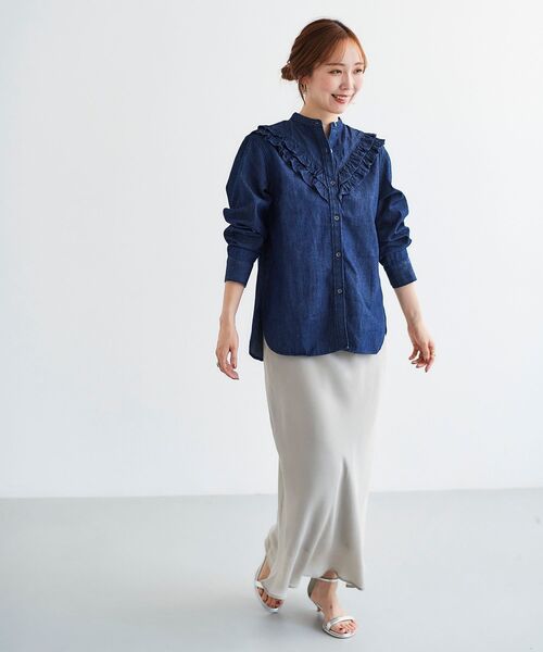 le.coeur blanc(ルクールブラン)の「ダブルフリルデニムブラウス(シャツ/ブラウス・レディース・ネイビー/ブルー・38)」の7枚目の写真