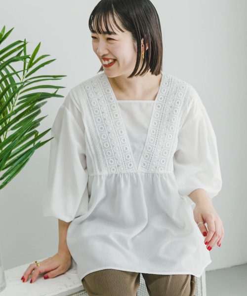 ITEMS URBANRESEARCH(アイテムズ アーバンリサーチ)の「レースギャザーブラウス(シャツ/ブラウス・レディース・ライトカーキ/ブラック/オフホワイト・FREE)」の4枚目の写真