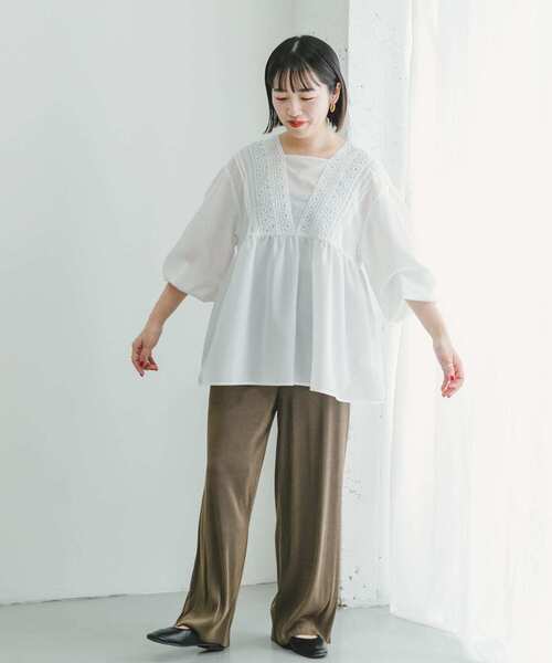 ITEMS URBANRESEARCH(アイテムズ アーバンリサーチ)の「レースギャザーブラウス(シャツ/ブラウス・レディース・ライトカーキ/ブラック/オフホワイト・FREE)」の6枚目の写真