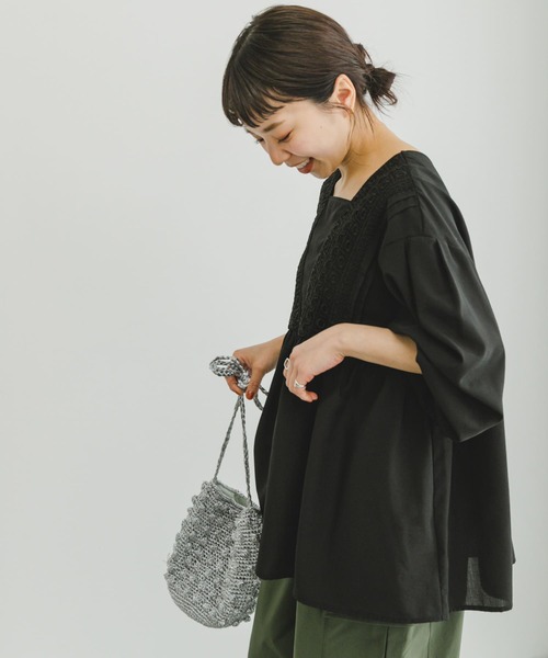 ITEMS URBANRESEARCH(アイテムズ アーバンリサーチ)の「レースギャザーブラウス(シャツ/ブラウス・レディース・ライトカーキ/ブラック/オフホワイト・FREE)」の12枚目の写真
