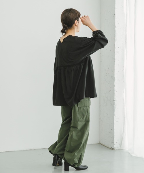ITEMS URBANRESEARCH(アイテムズ アーバンリサーチ)の「レースギャザーブラウス(シャツ/ブラウス・レディース・ライトカーキ/ブラック/オフホワイト・FREE)」の15枚目の写真