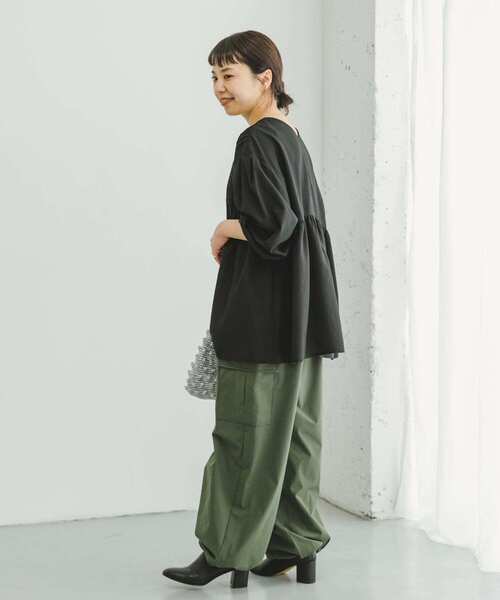 ITEMS URBANRESEARCH(アイテムズ アーバンリサーチ)の「レースギャザーブラウス(シャツ/ブラウス・レディース・ライトカーキ/ブラック/オフホワイト・FREE)」の16枚目の写真