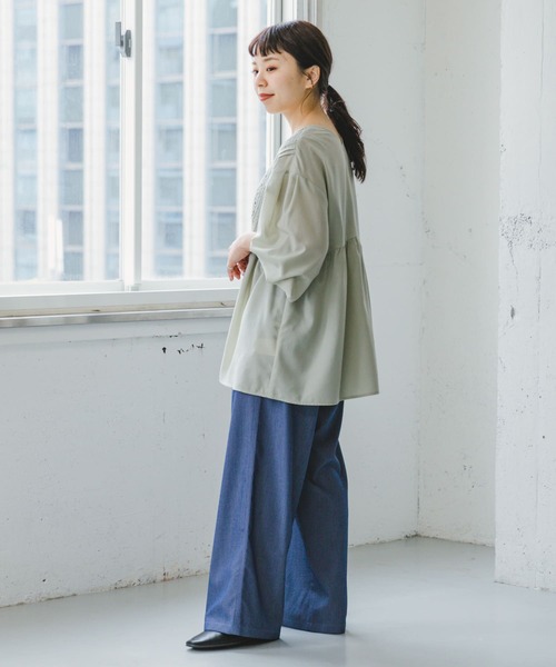 ITEMS URBANRESEARCH(アイテムズ アーバンリサーチ)の「レースギャザーブラウス(シャツ/ブラウス・レディース・ライトカーキ/ブラック/オフホワイト・FREE)」の21枚目の写真