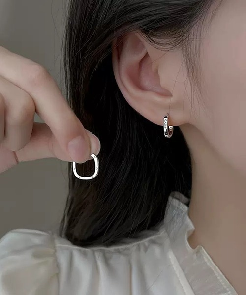 ALWAYS GOOD TIME(オルウェイズグッドタイム)の「【金属アレルギー対応】 ジルコンラインピアス/サージカルステンレス/316L(ピアス(両耳用)・レディース・ゴールド系1/シルバー系1/シルバー系2/ゴールド系2/ゴールド系3/シルバー系3・FREE)」の19枚目の写真
