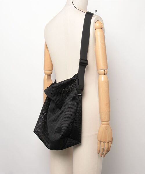 ADAM PATEK（アダムパテック）の「【ADAM PATEK】 mesh shoulder bag/メッシュショルダーバッグ（ショルダーバッグ・メンズ・ブラック・FREE）」の5枚目の写真