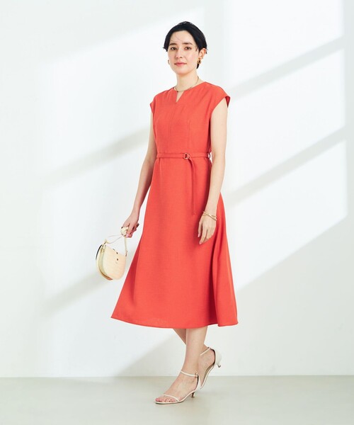 NOLLEY’S Sophi(ノーリーズソフィ)の「麻調合繊ベルト付きフレアワンピース(ワンピース・レディース・チャコールグレー/オレンジ/ベージュ・38/36)」の5枚目の写真