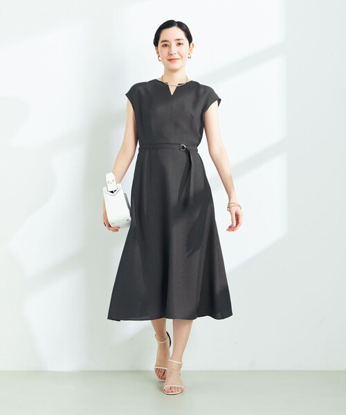 NOLLEY’S Sophi(ノーリーズソフィ)の「麻調合繊ベルト付きフレアワンピース(ワンピース・レディース・チャコールグレー/オレンジ/ベージュ・38/36)」の17枚目の写真