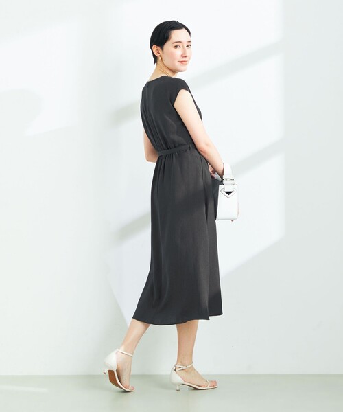 NOLLEY’S Sophi(ノーリーズソフィ)の「麻調合繊ベルト付きフレアワンピース(ワンピース・レディース・チャコールグレー/オレンジ/ベージュ・38/36)」の19枚目の写真